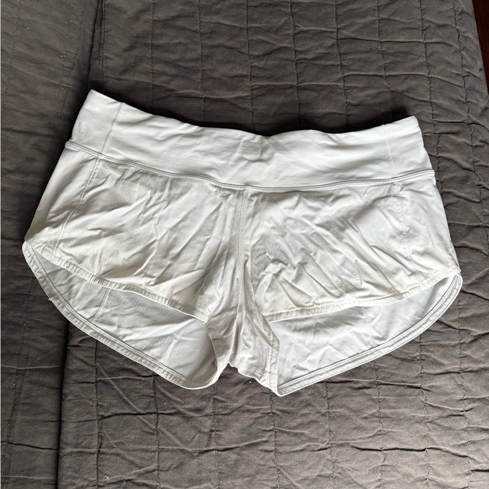 Lululemon 2.5” speed short in white with nude liner